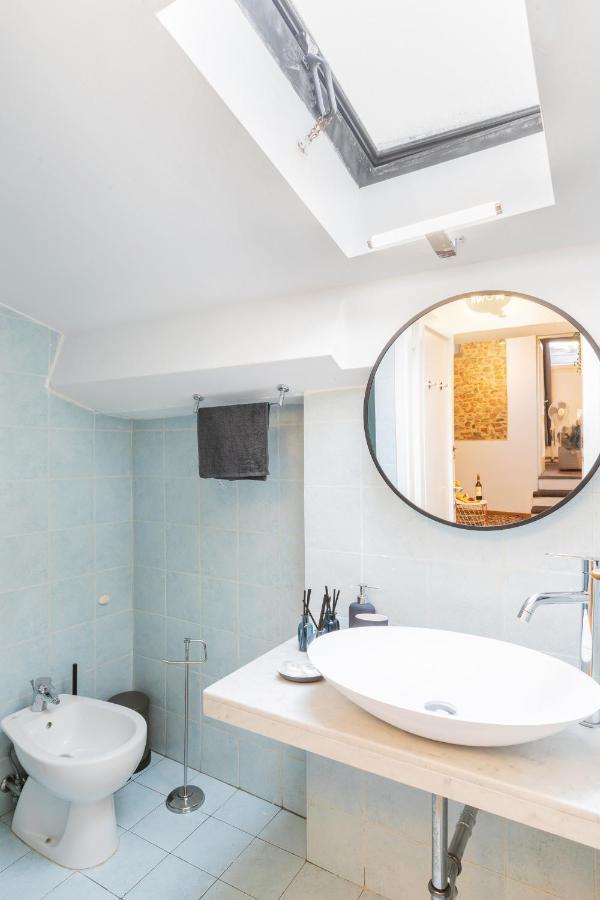 Historic Center Renovated Apartment- Amazing Location-by Likehomeflorence Florença